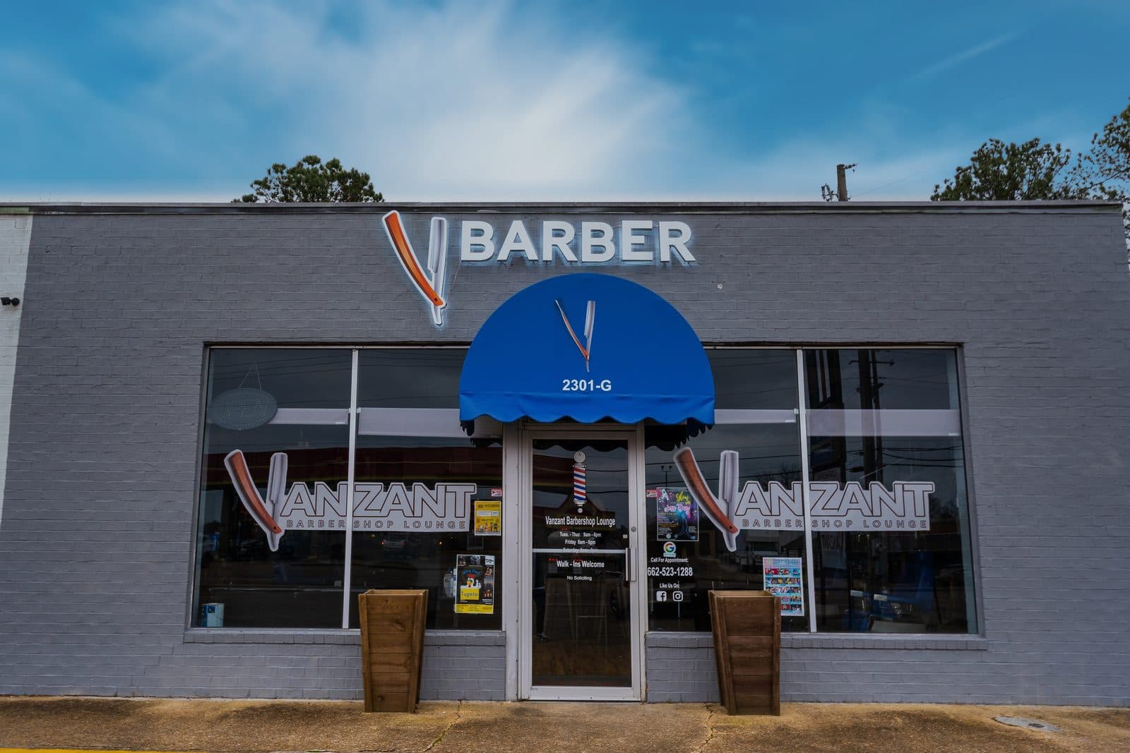 Storefront of Vanzant Barbershop Lounge at 2301 W Main St in Tupelo