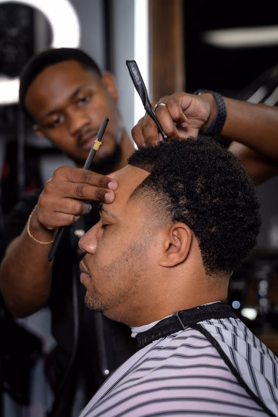 Straight-razor forehead lineup finished in the chair at Vanzant Straight-razor forehead lineup finished in the chair at Vanzant
